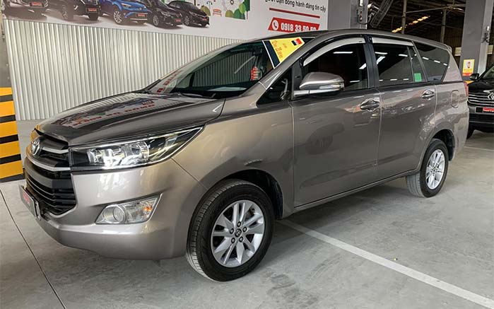 toyota innova 2